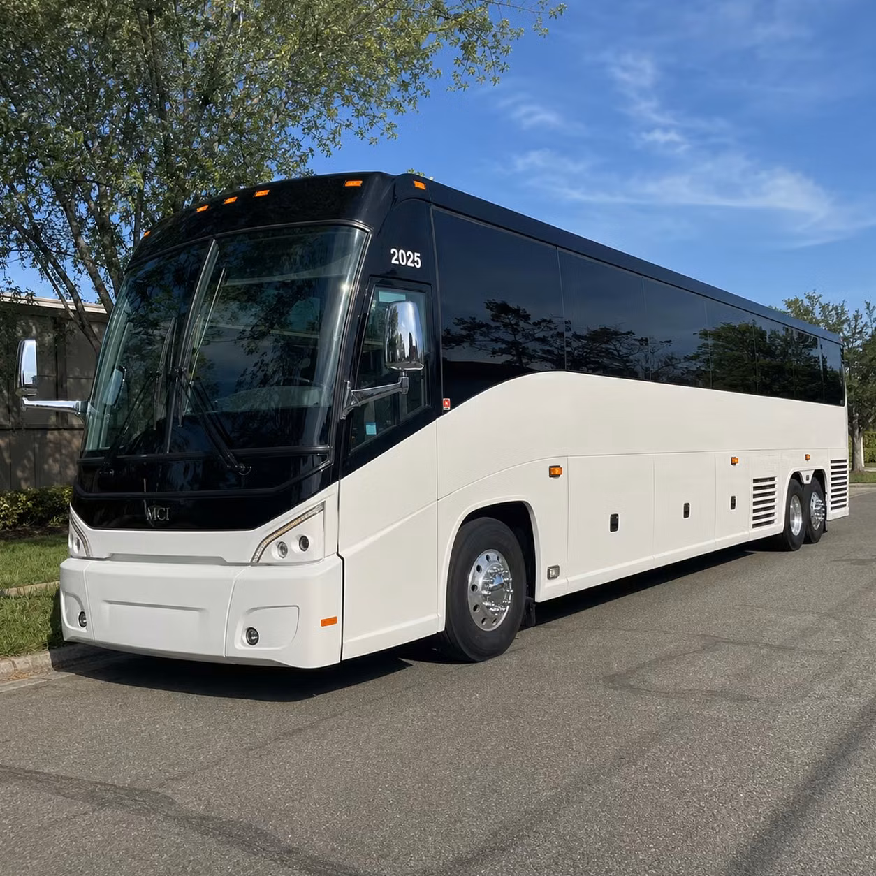 charter bus rentals for college hockey wrestling and multi sport events at michigan state