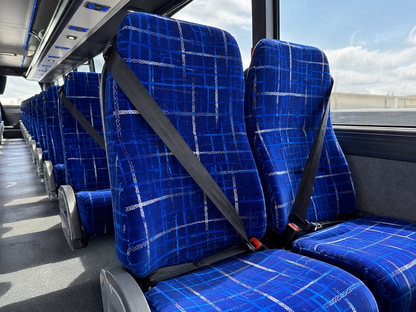 charter buses and minibuses for lansing school field trips to the michigan state capitol and beyond