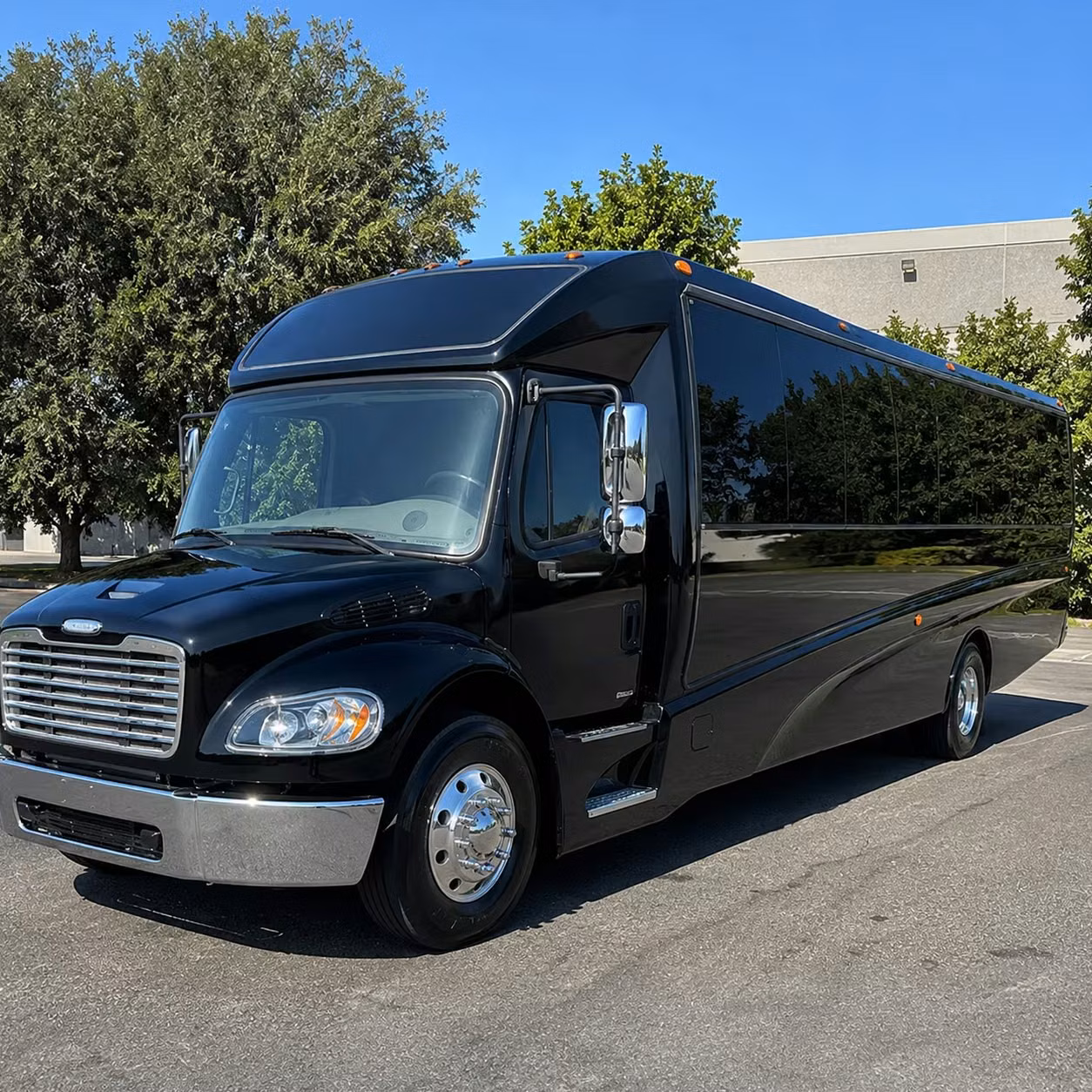 lansing 30 passenger minibus rental