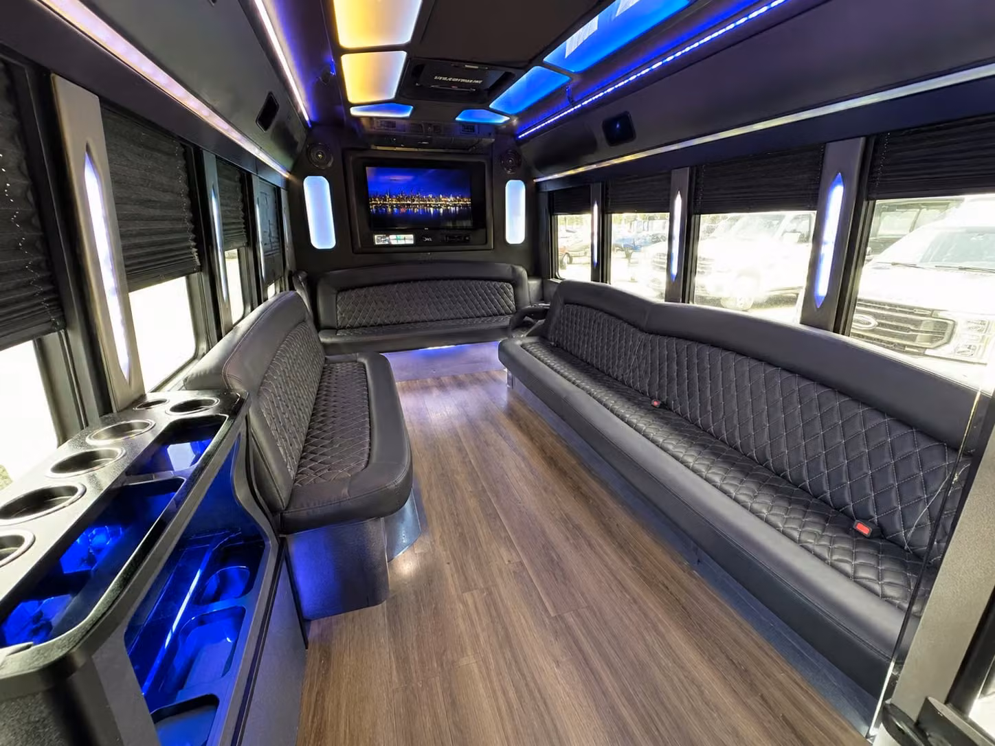 party buses for lansing prom groups who want to arrive in style